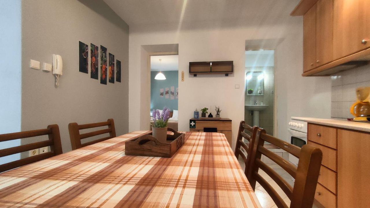 Earthy * Kavala